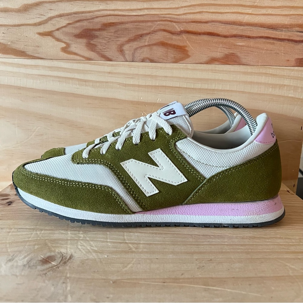 NEW BALANCE Classic Sneakers in Olive and Lavender size 10.5